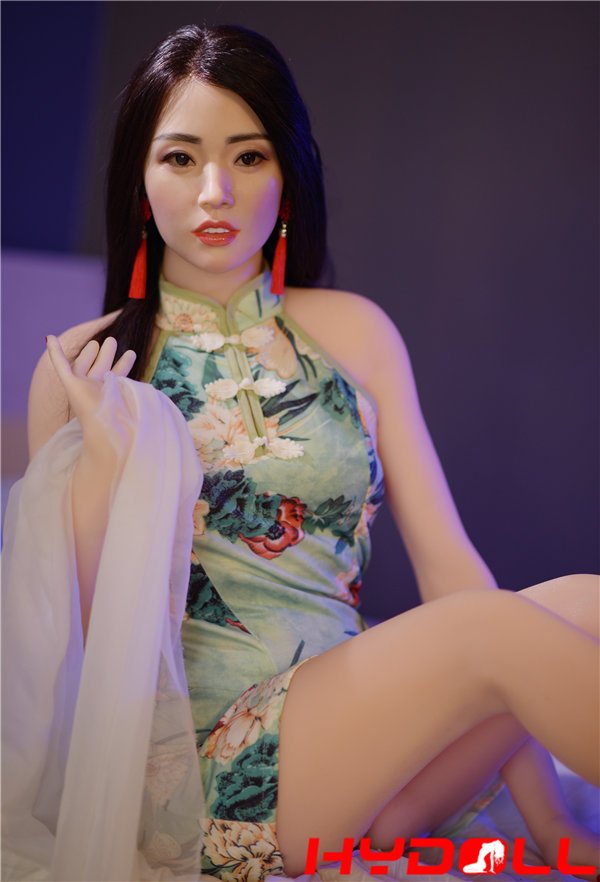 6YEDoll-D06158-02.jpg